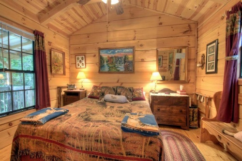 Deer Run Cabin image 6